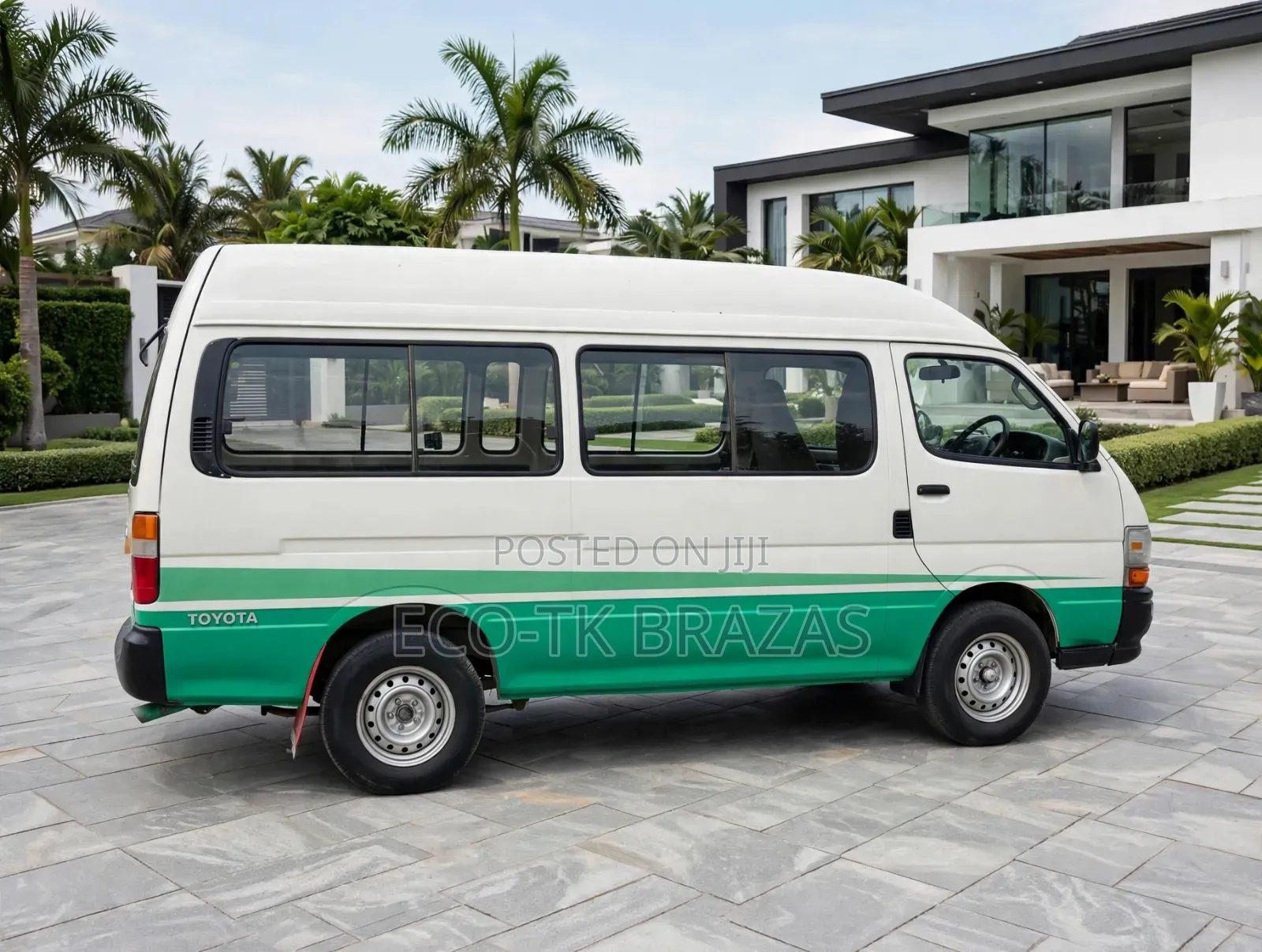 Toyota HiAce 2002 White