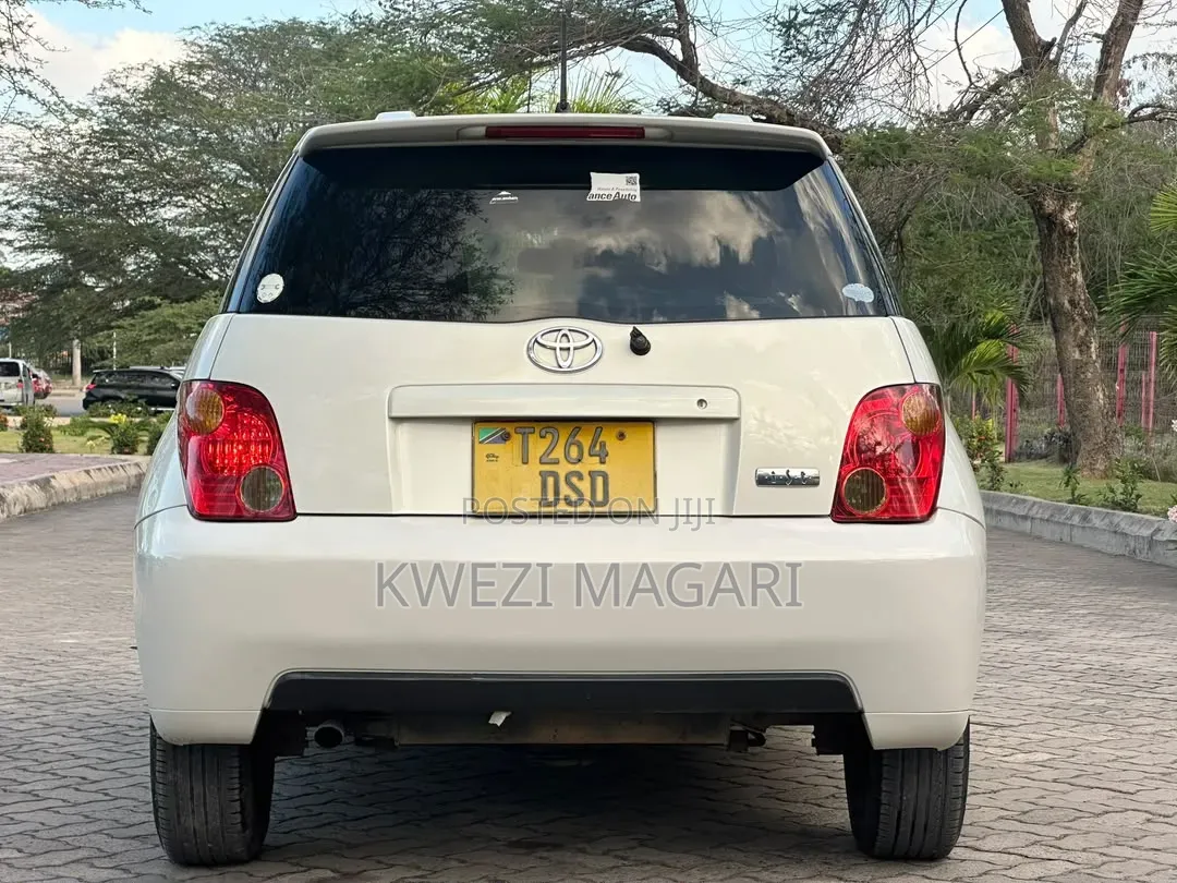 Toyota IST 2004 White