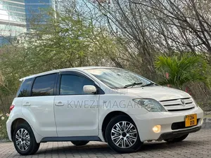 Toyota IST 2004 White