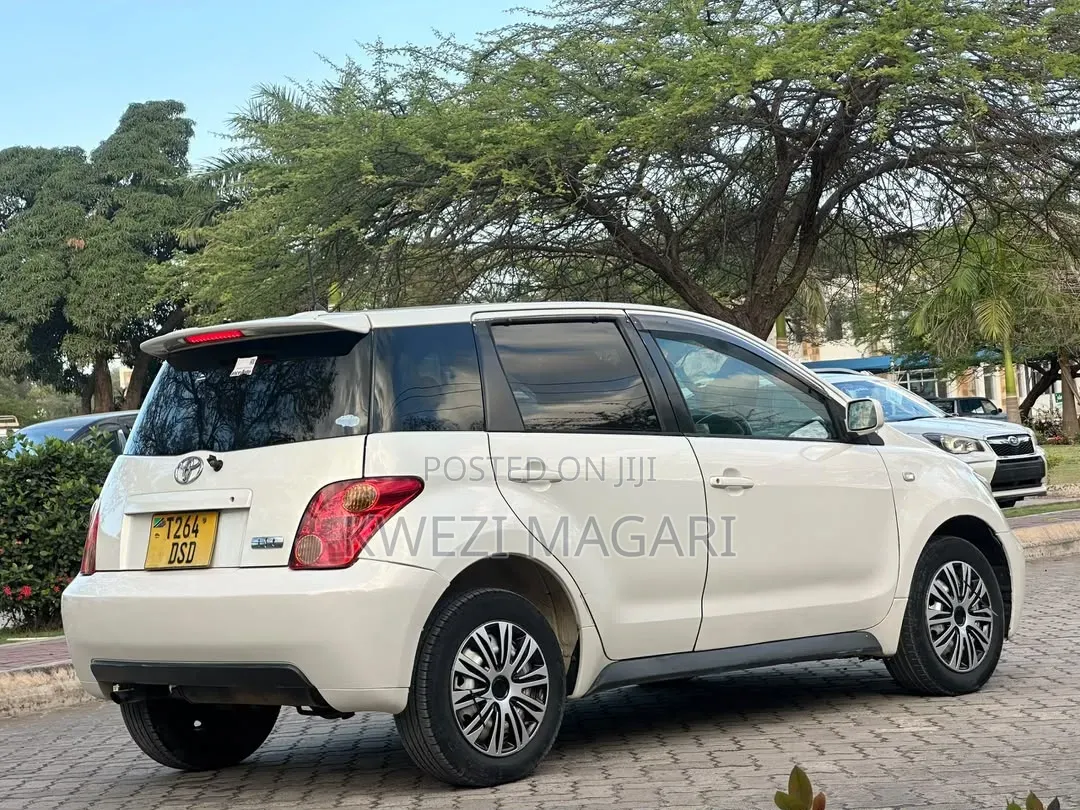 Toyota IST 2004 White