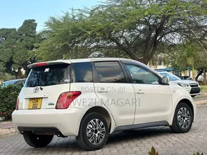 Toyota IST 2004 White
