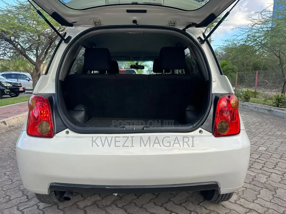 Toyota IST 2004 White