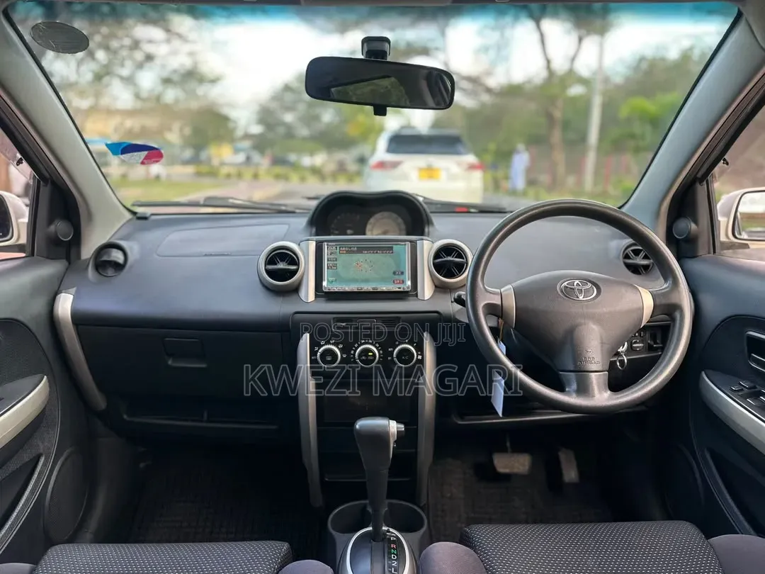 Toyota IST 2004 White