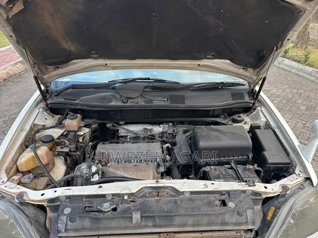 Toyota Harrier 2002 White