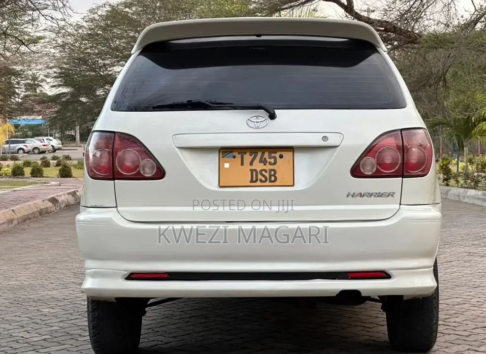 Toyota Harrier 2002 White