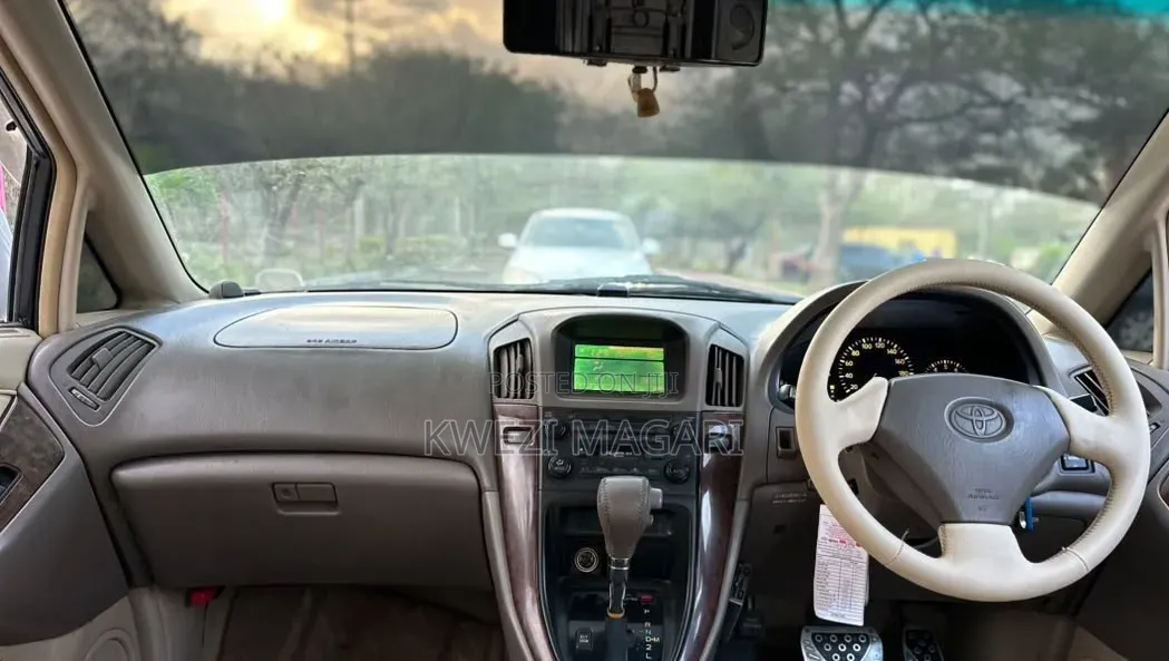 Toyota Harrier 2002 White