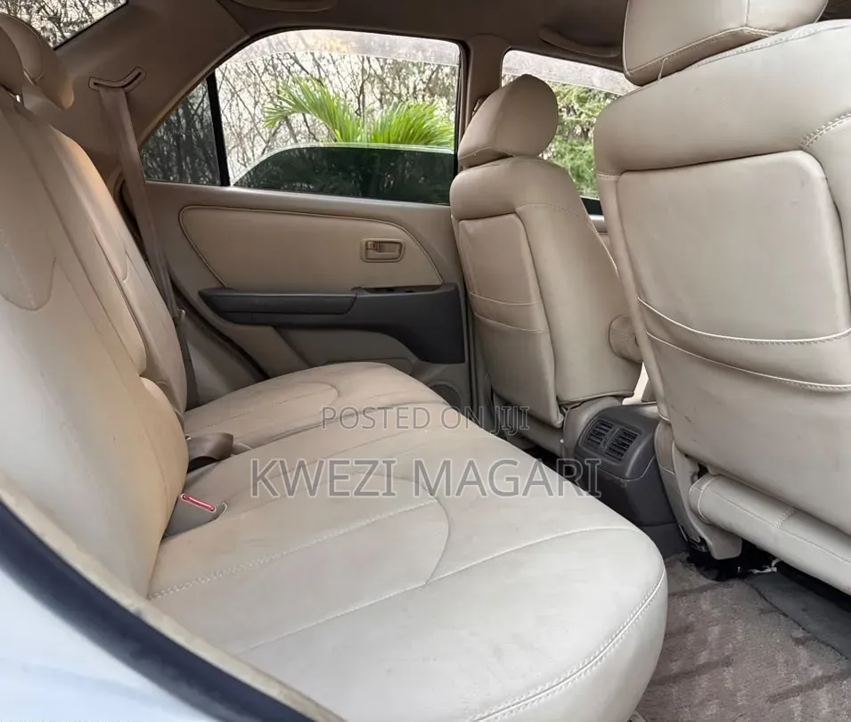 Toyota Harrier 2002 White
