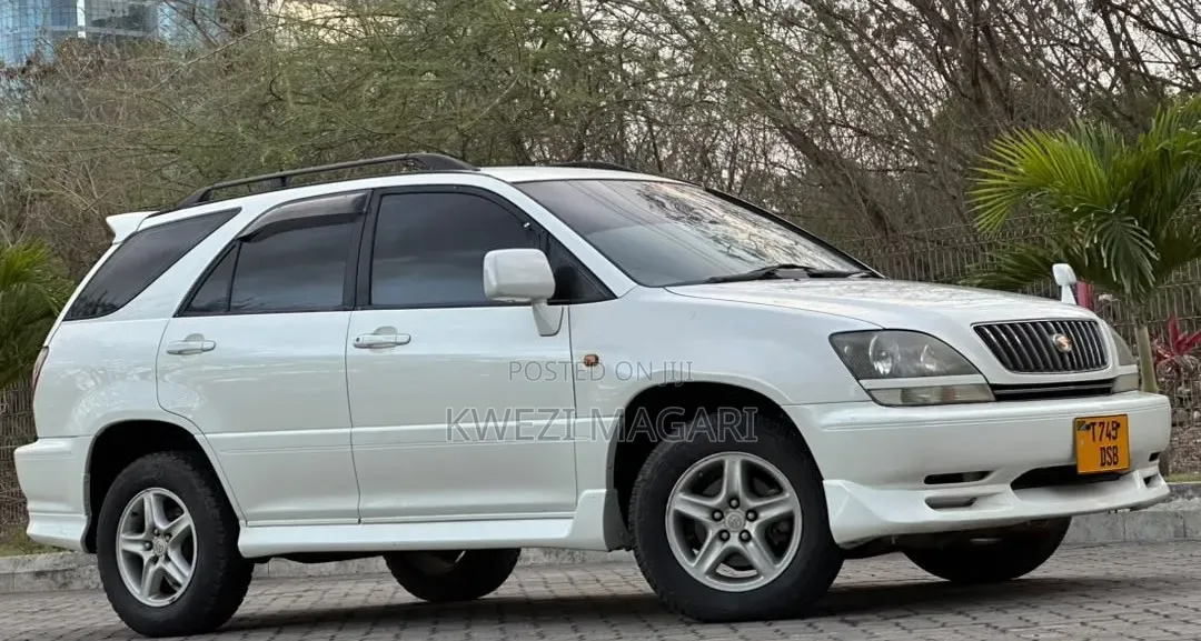 Toyota Harrier 2002 White