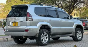 Toyota Land Cruiser Prado 2004 Silver