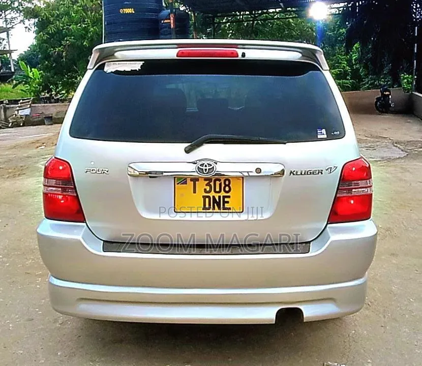 Toyota Kluger 2004 Gold