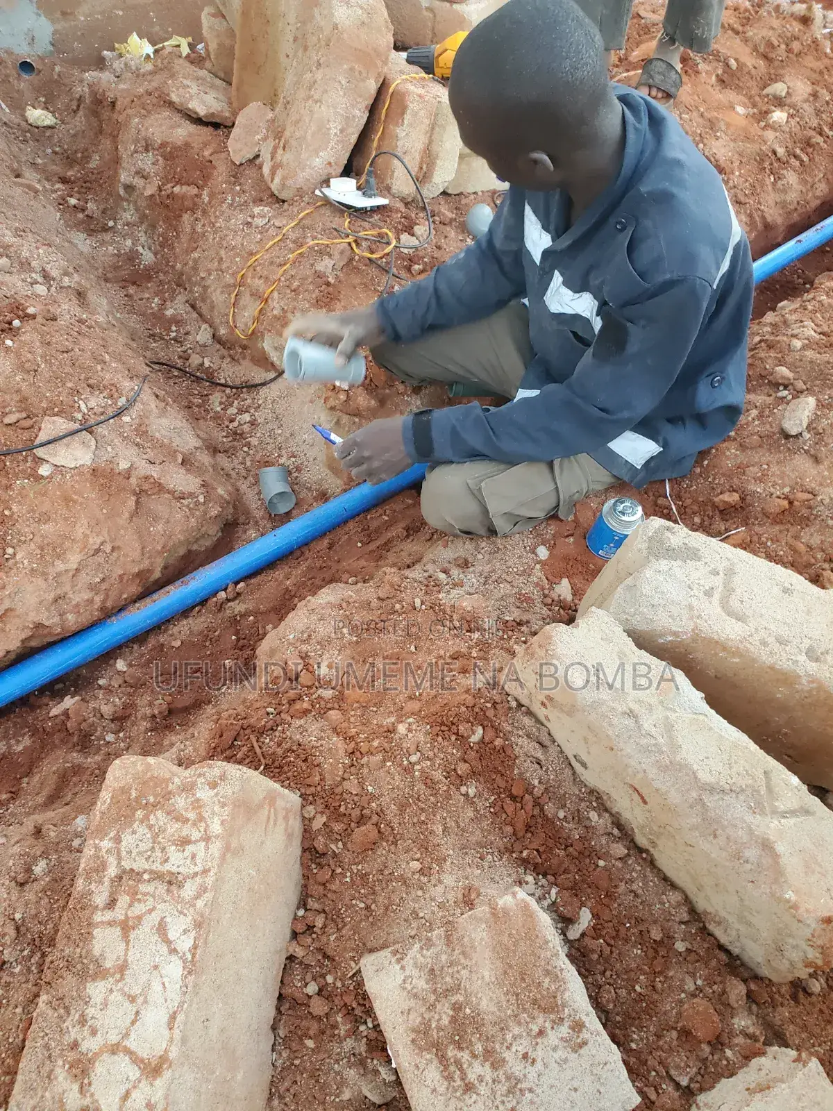 Fundi Umeme Na Bomba