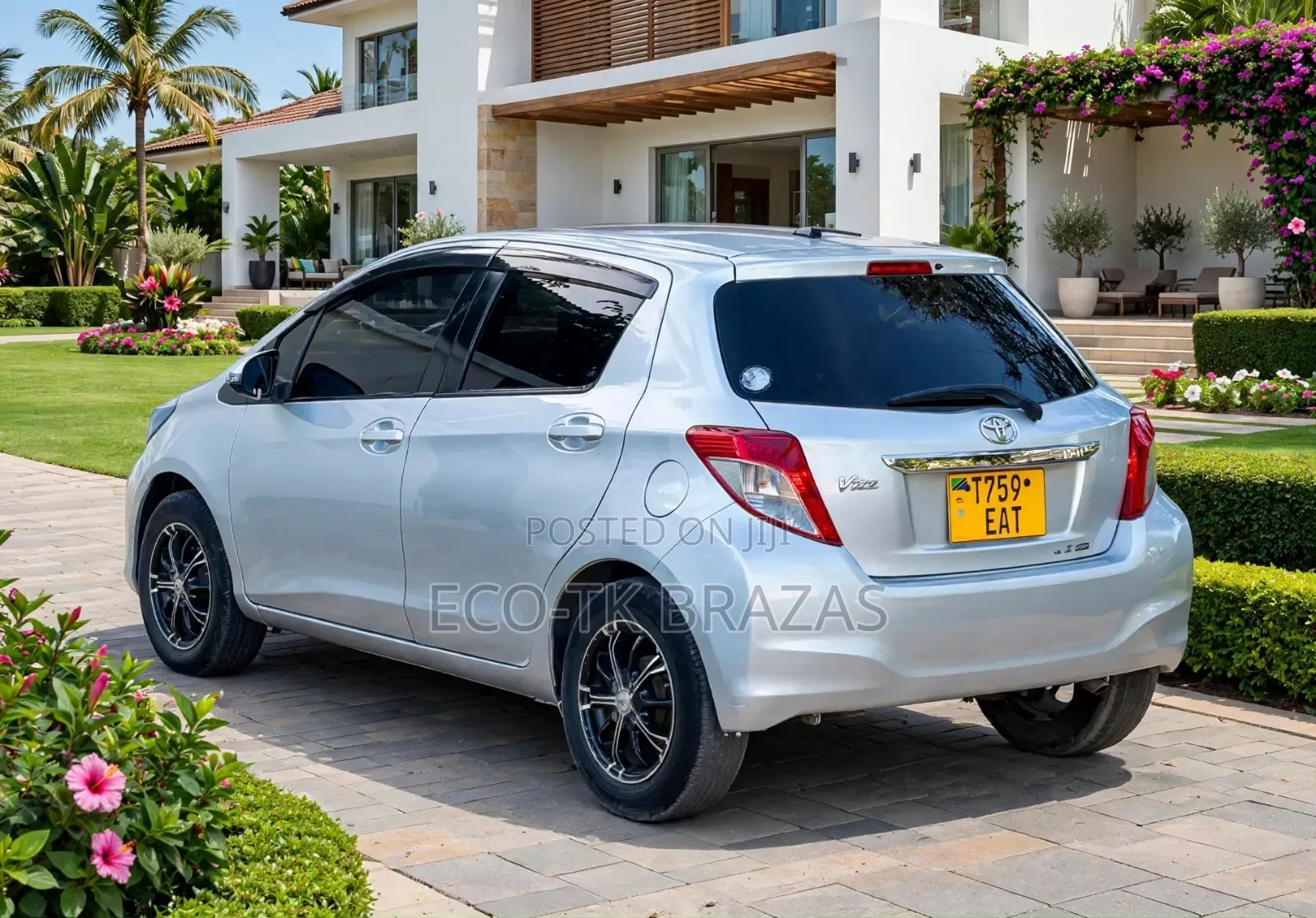 Toyota Vitz 1.0 FWD 5dr 2010 Silver
