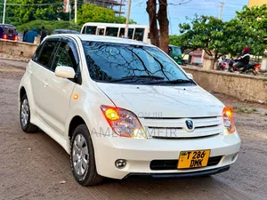 Toyota IST 2005 White
