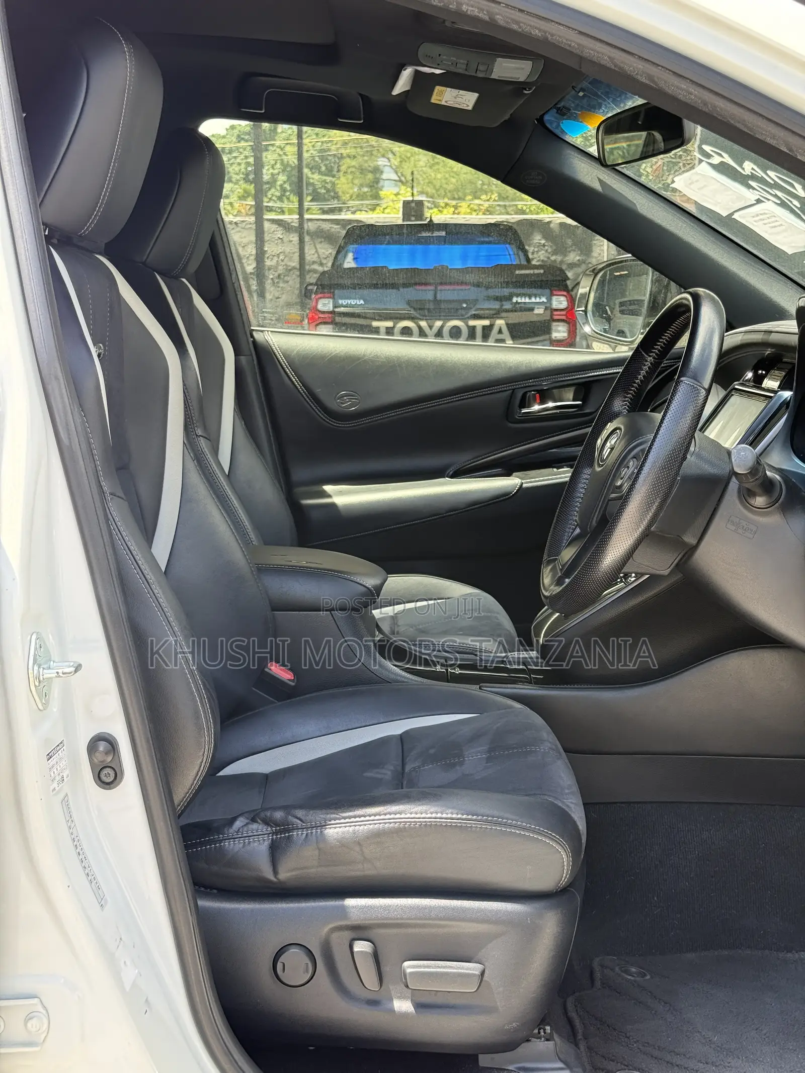 Toyota Harrier 2016