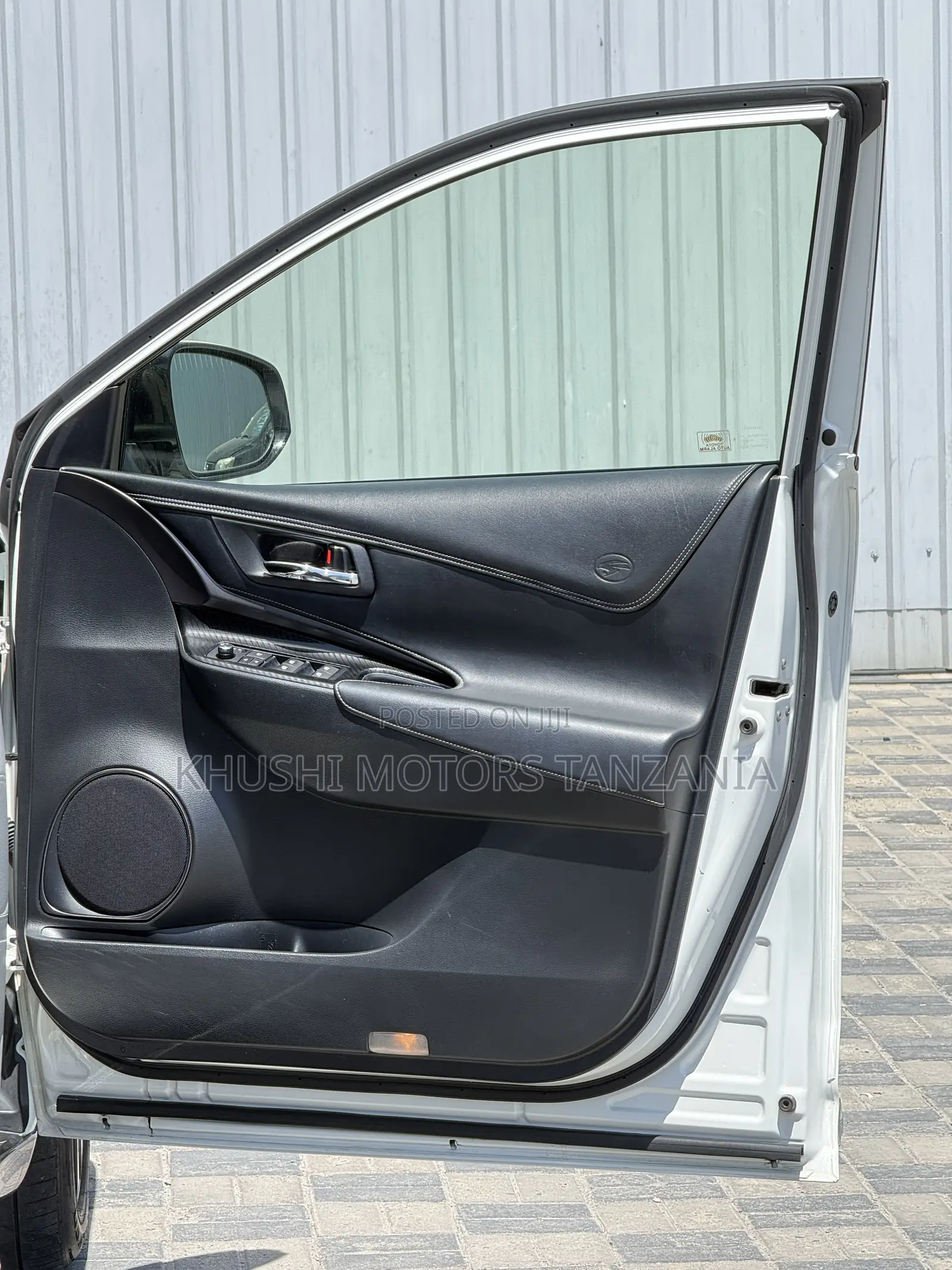 Toyota Harrier 2016