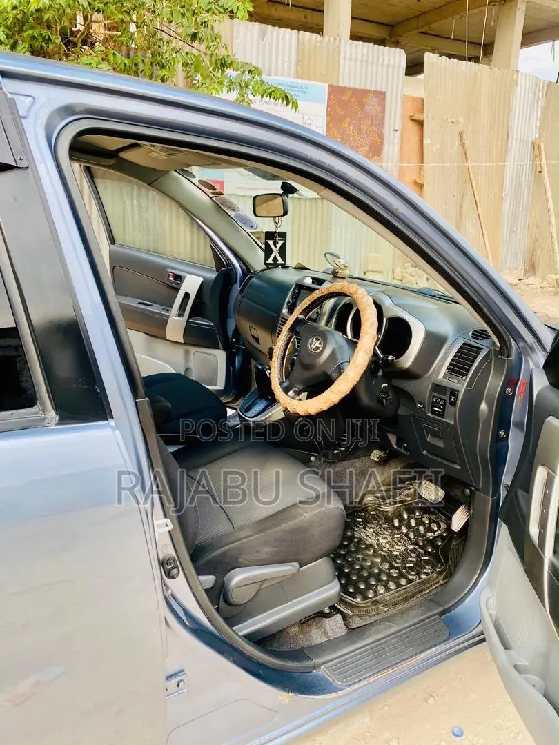 Toyota Rush 1.5 AWD 2006 Gray