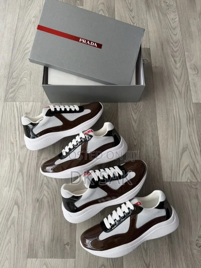 NEW!!NEW!! BRAND:Prada Patent Leather American Cup