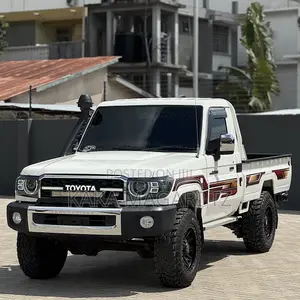 Toyota Land Cruiser 2015 White
