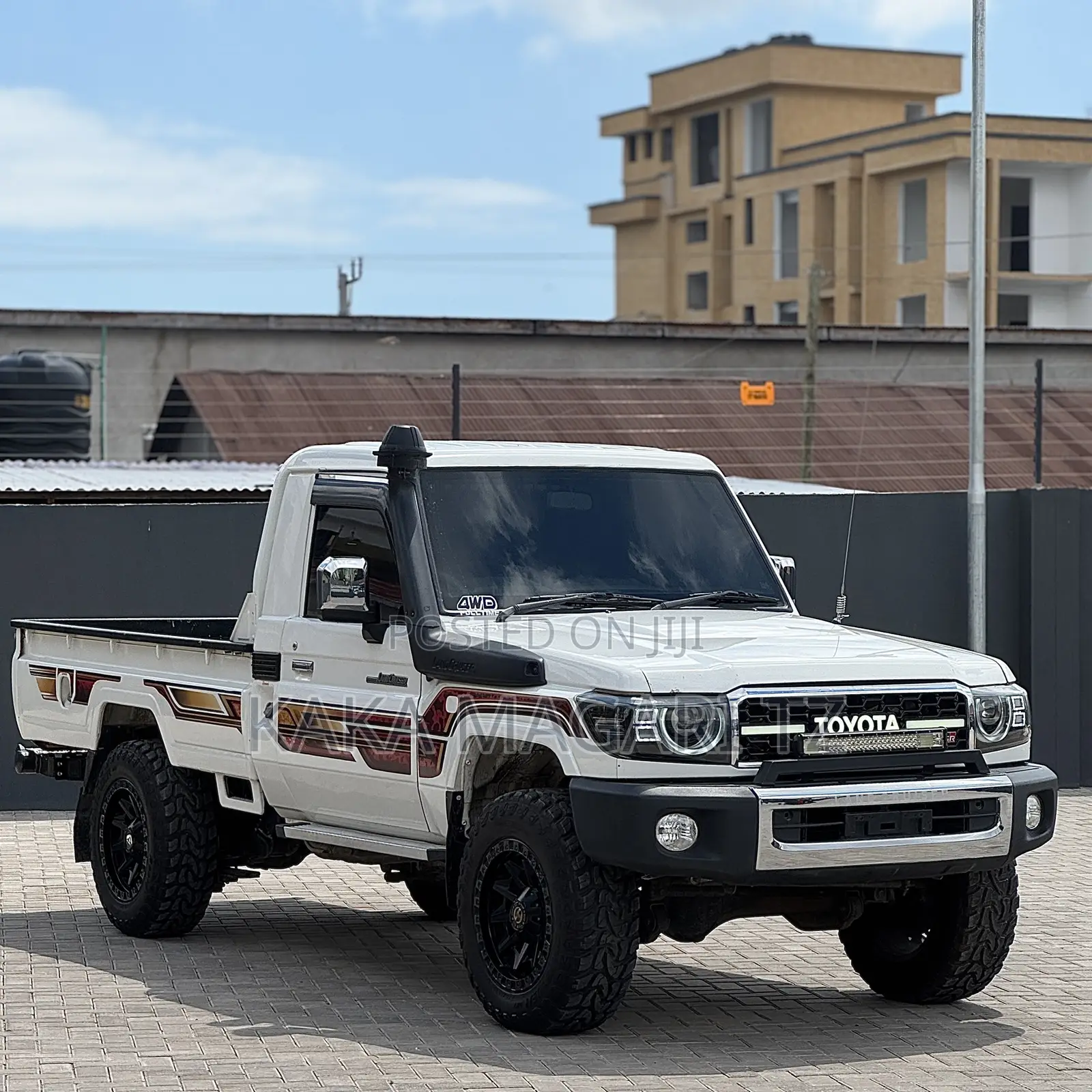 Toyota Land Cruiser 2015 White