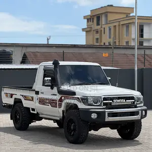 Toyota Land Cruiser 2015 White