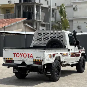Toyota Land Cruiser 2015 White