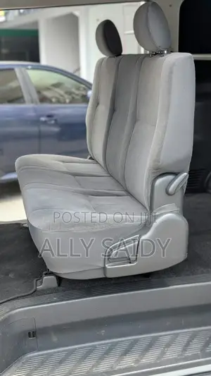 Toyota HiAce 2011 White