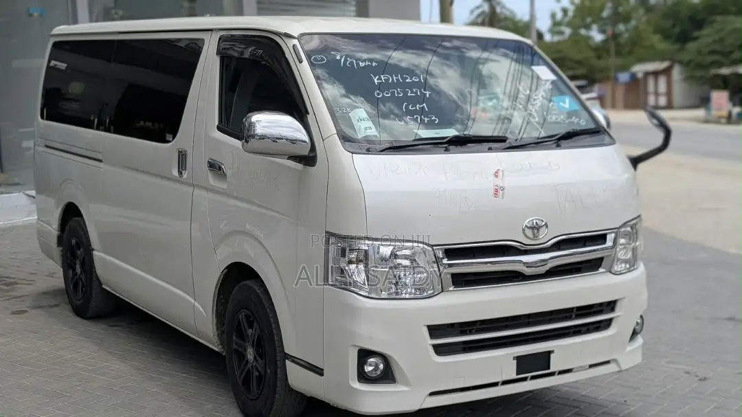 Toyota HiAce 2011 White