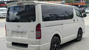 Toyota HiAce 2011 White