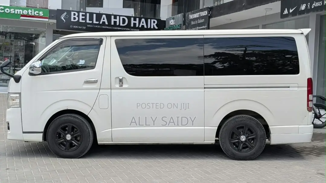 Toyota HiAce 2011 White