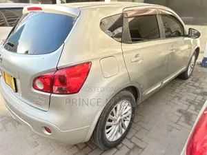 Nissan Dualis 2008 Gold