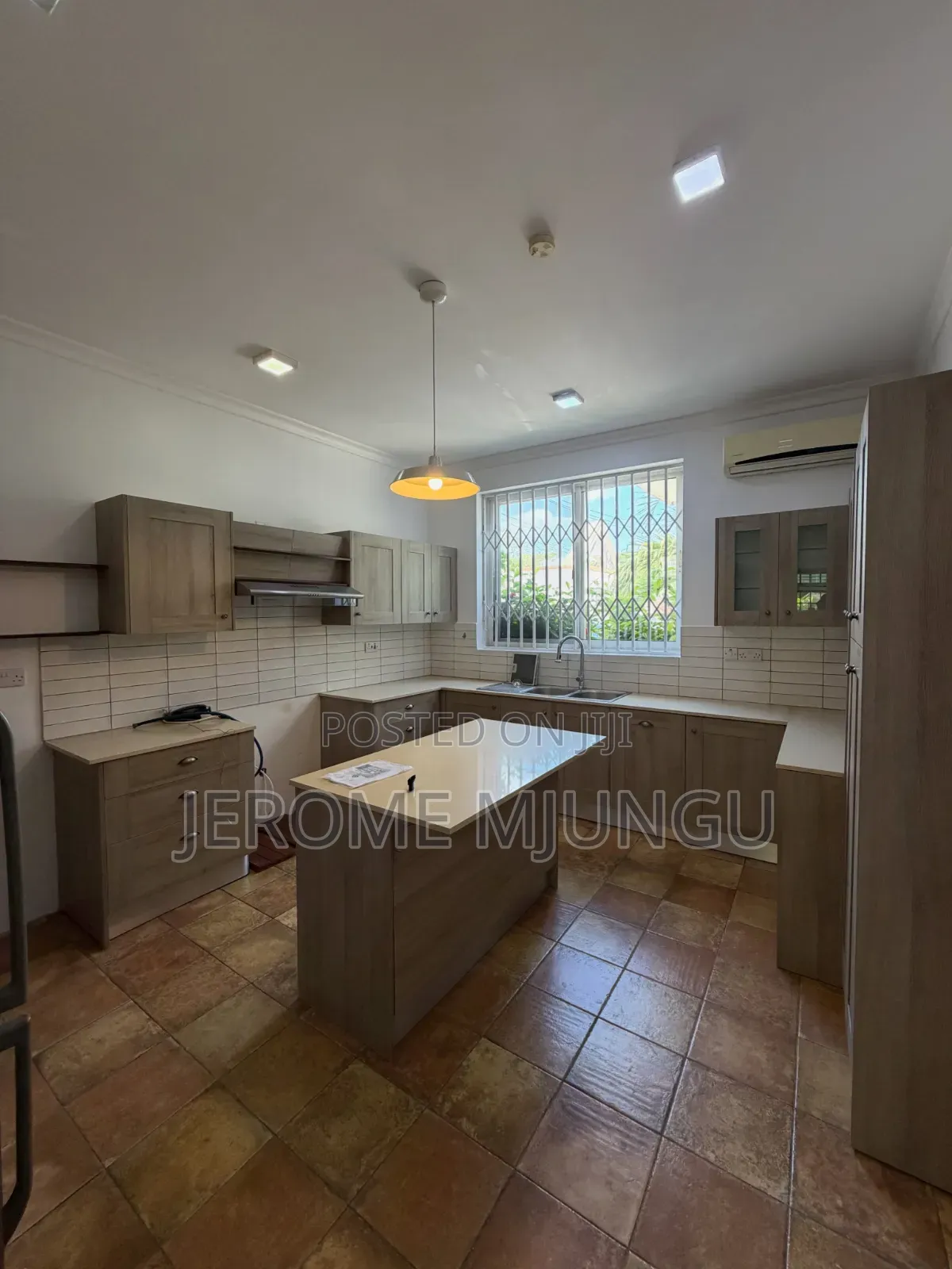 4bdrm Villa in Oyster Bay for rent