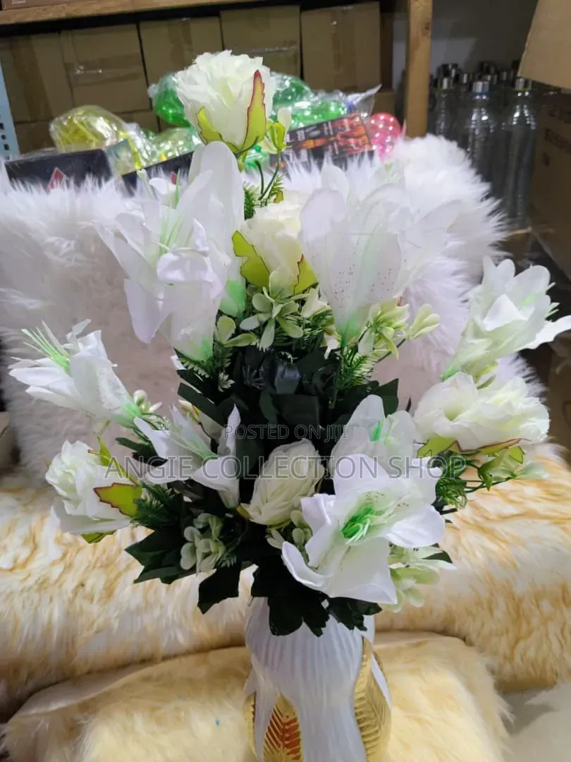 Maua and Vases