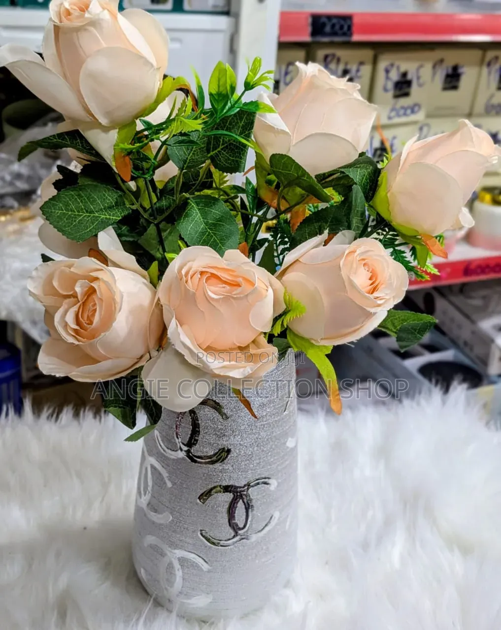 Maua and Vases