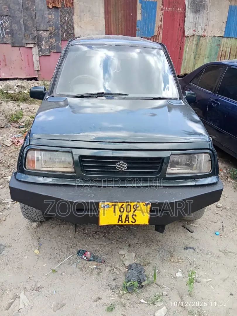 Suzuki Escudo 2000 Black