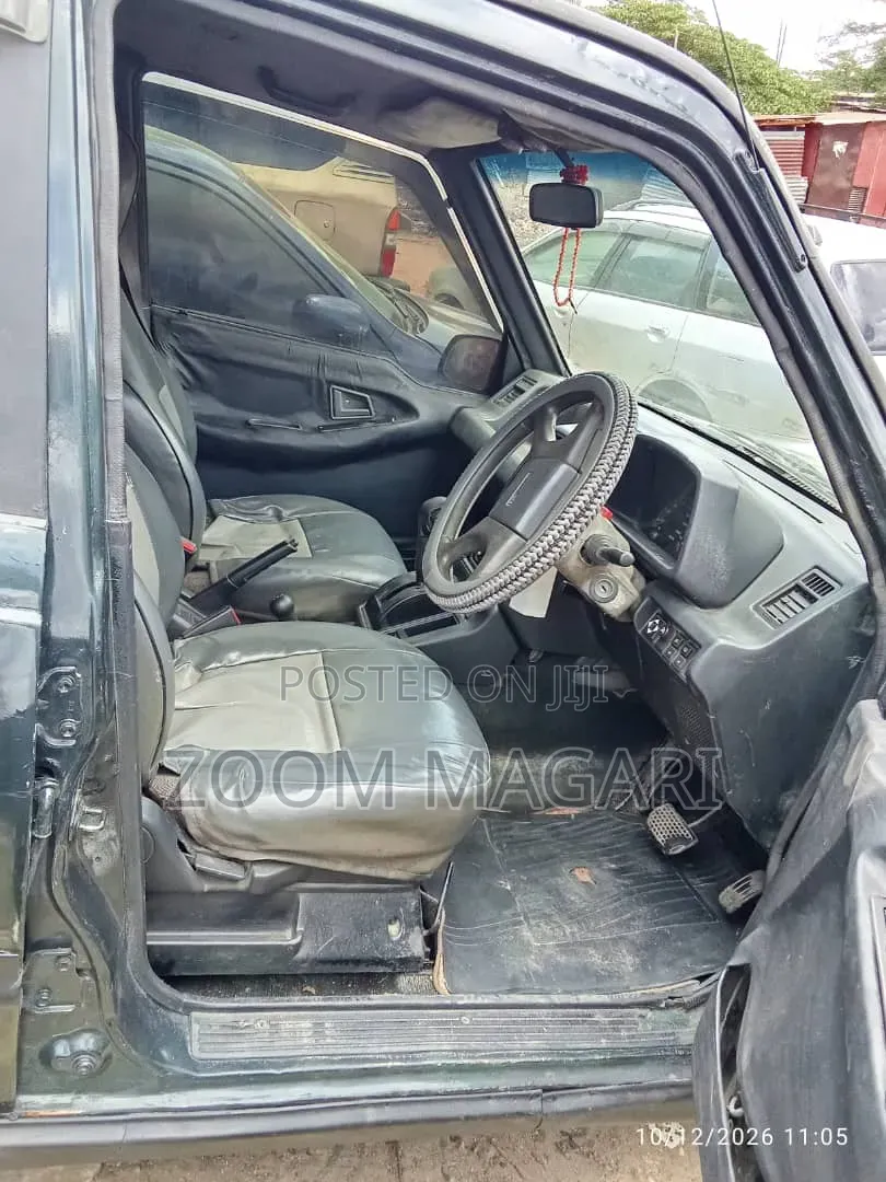Suzuki Escudo 2000 Black