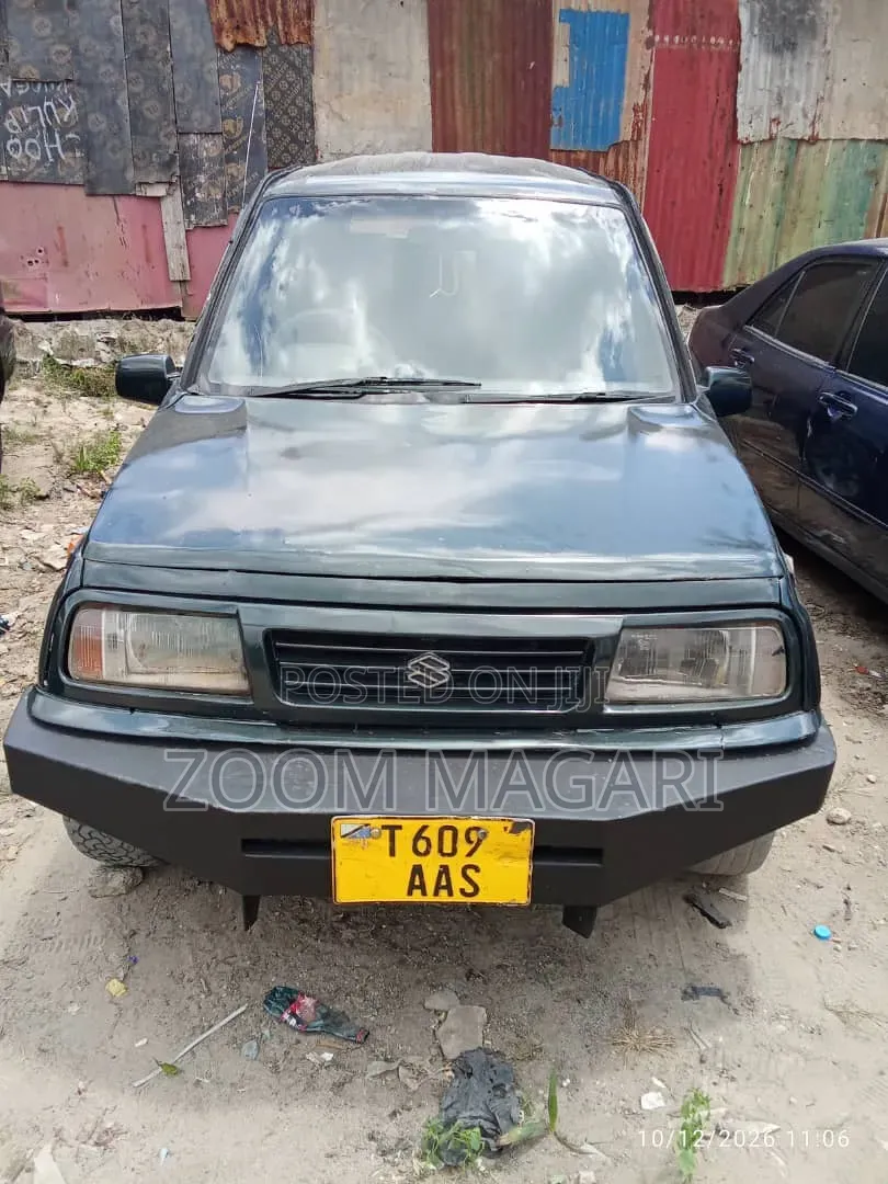 Suzuki Escudo 2000 Black