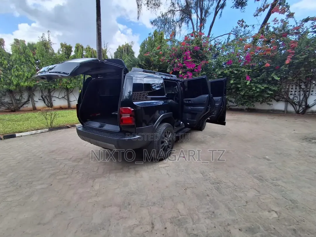 Toyota Land Cruiser Prado 2025 Black
