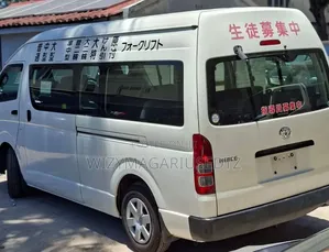 Toyota Quantum 2010 White