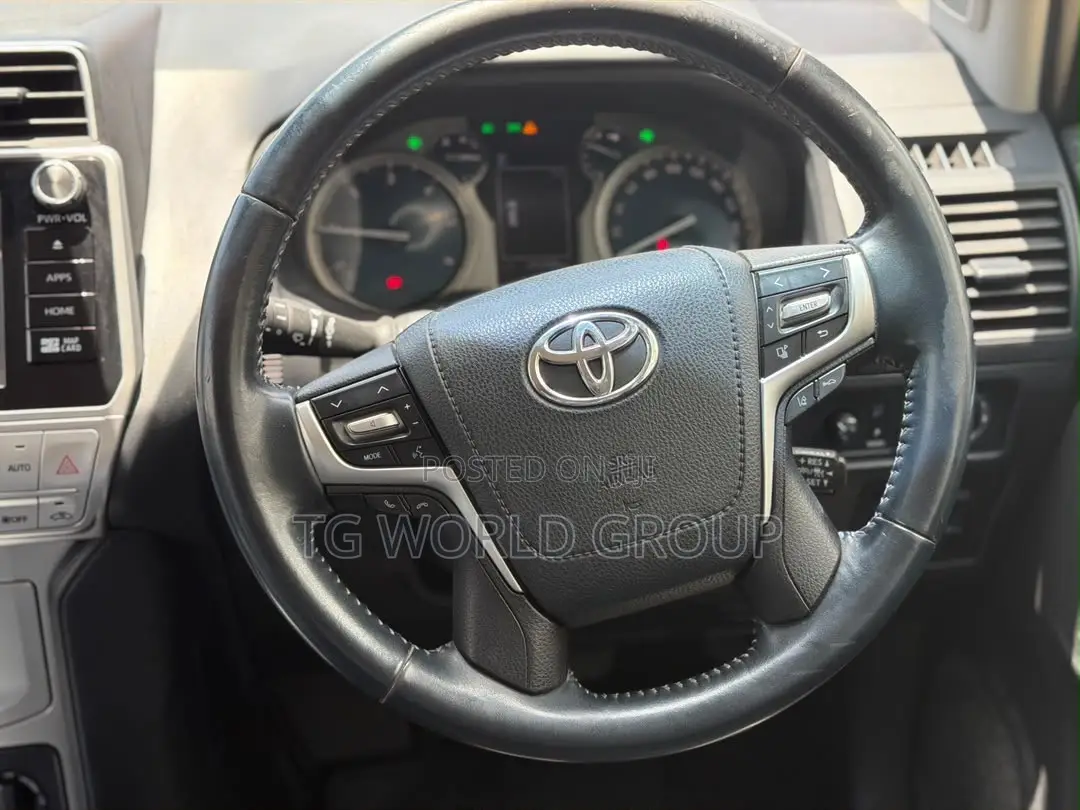 Toyota Land Cruiser Prado 2.8 2023 Gray