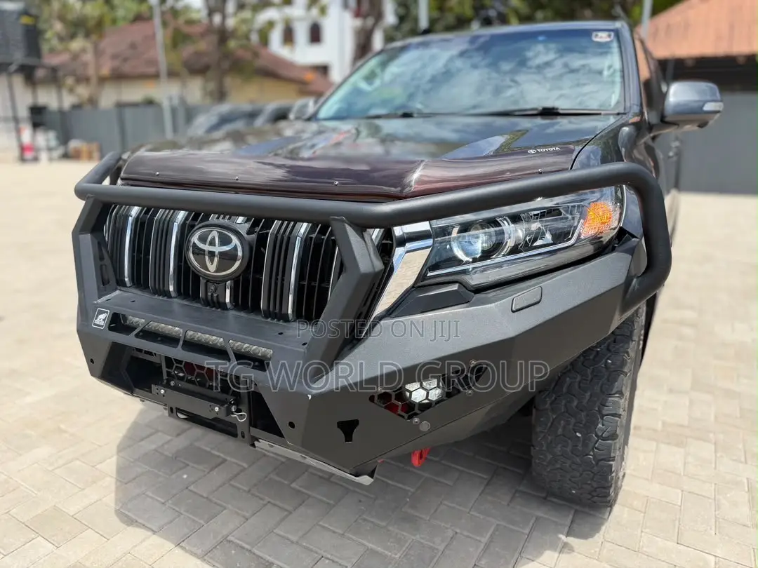 Toyota Land Cruiser Prado 2.8 2023 Gray