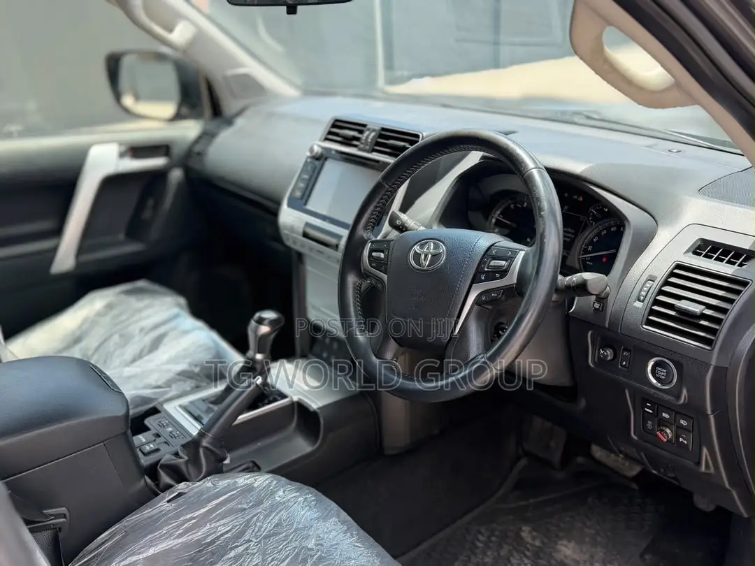 Toyota Land Cruiser Prado 2.8 2023 Gray