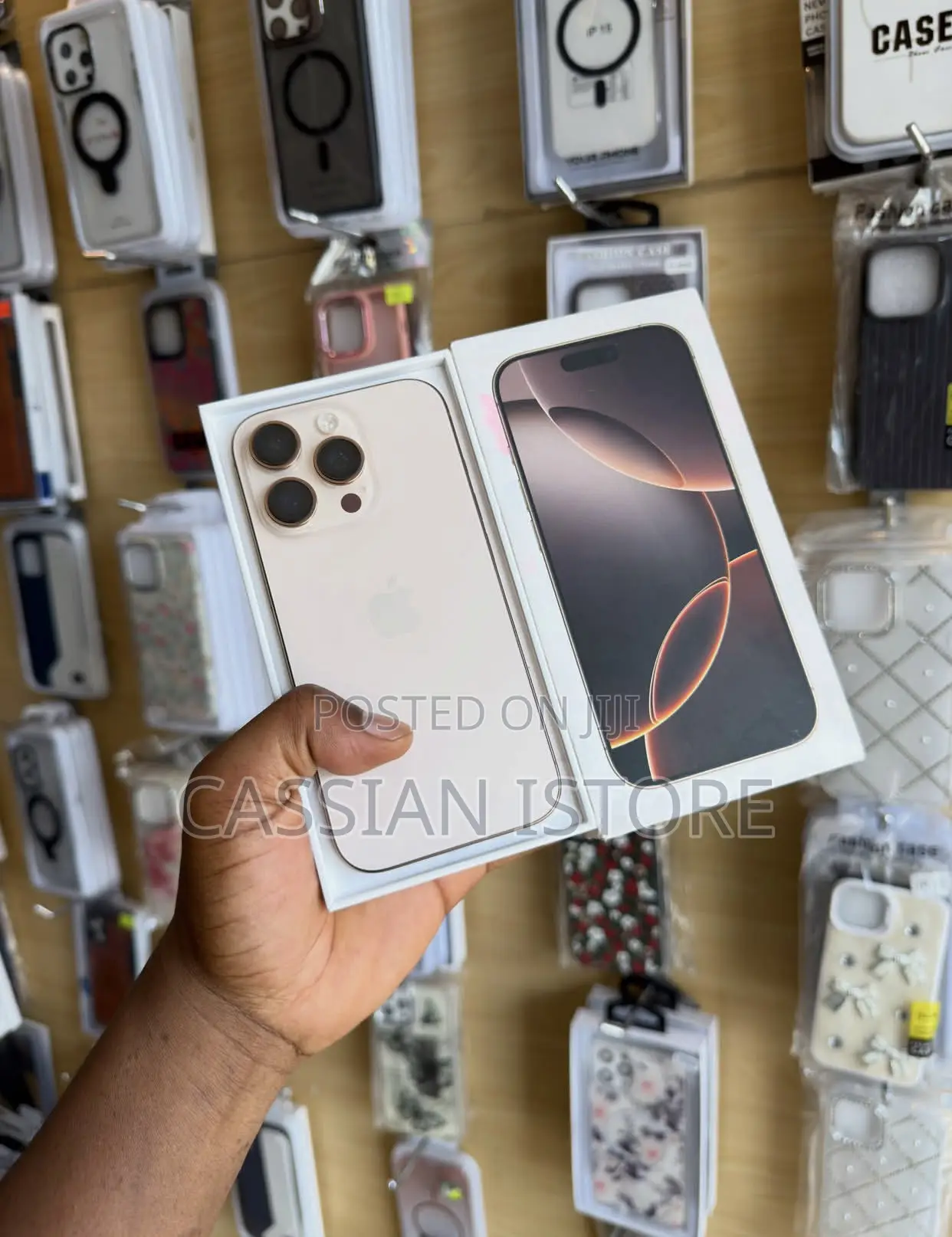 New Apple iPhone 16 Pro 256 GB Gold