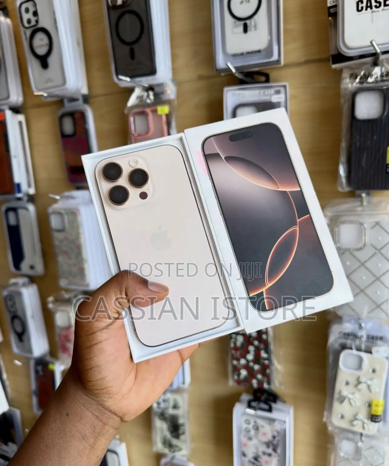 New Apple iPhone 16 Pro 256 GB Gold