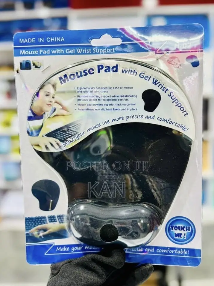 Mouse Pad With Gel Wrist Support