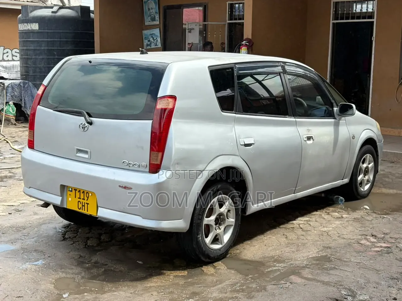 Toyota Opa 2000 Silver