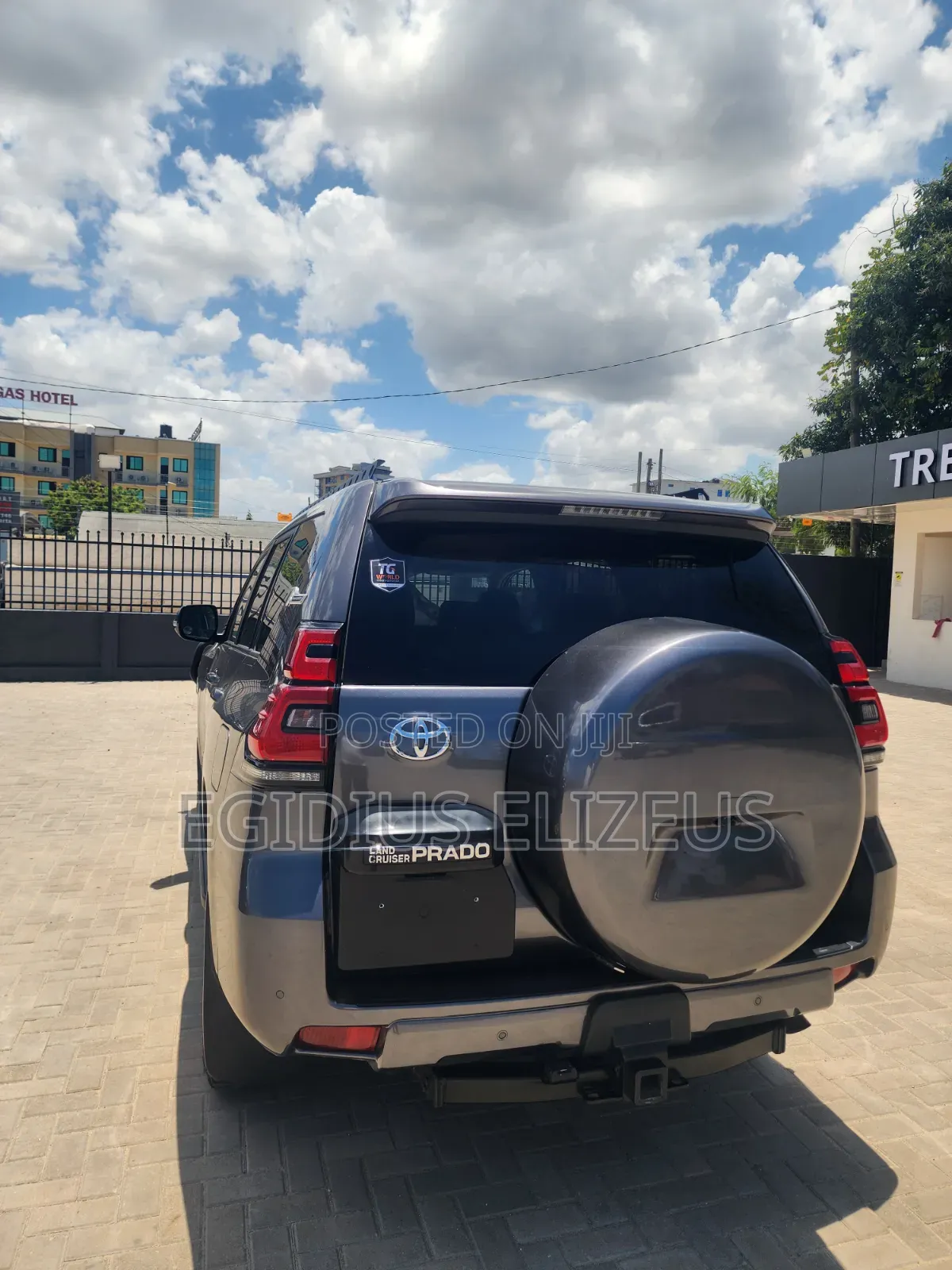 Toyota Land Cruiser Prado 2023 Gray