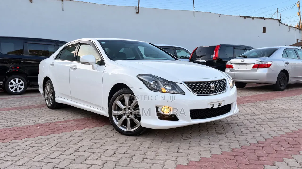 Toyota Crown 2009 White