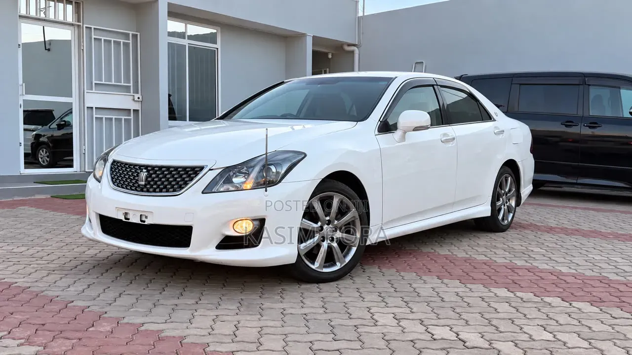 Toyota Crown 2009 White