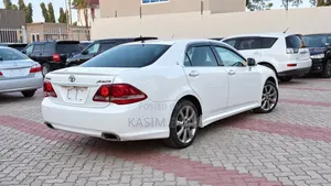 Toyota Crown 2009 White