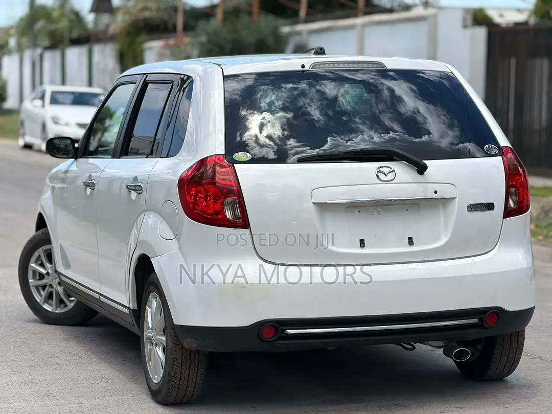 Mazda Verisa 2013 White